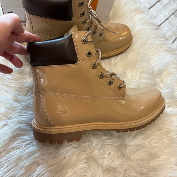 Timberland Wheat Patent Leather Premium 6 Inch Waterproof Boots Women’s Size 11 - Picture 2 of 7